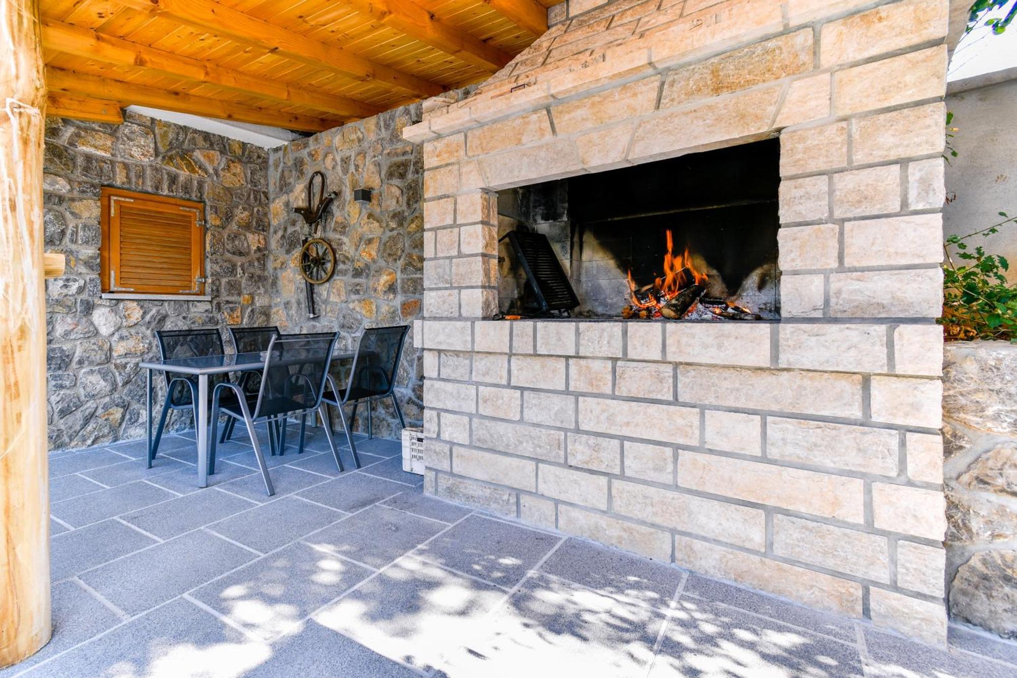 Apartman Lavanda Sa Bazenom I Okucnicom 4* Hreljin Екстериор снимка